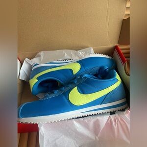 Nike Kids Sneakers in Blue and Neon Yellow